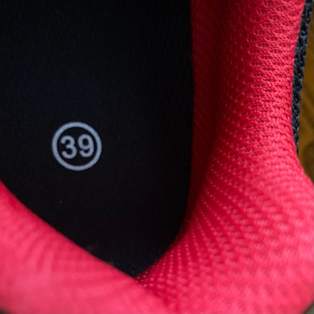 Peloton Cycling Shoes EU 39 - Picture 4 of 16